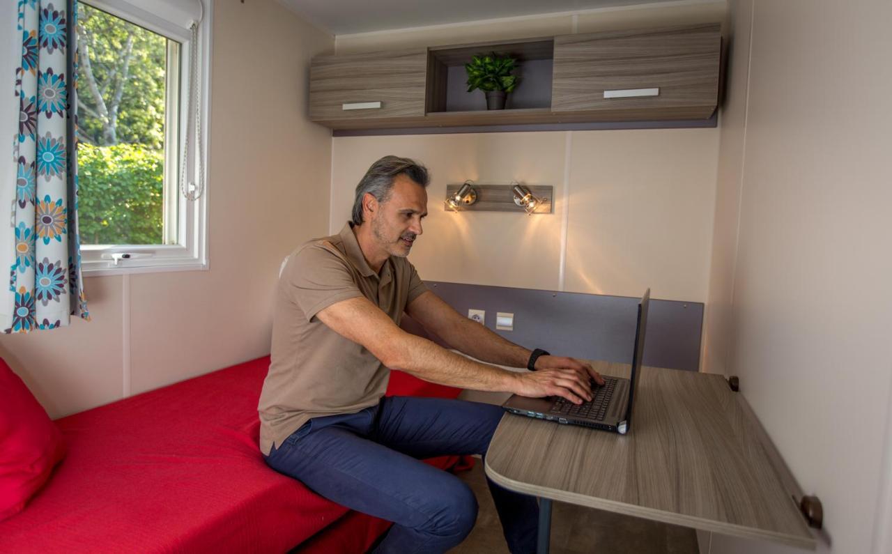 Camping Marina Plage Vitrolles  Eksteriør bilde